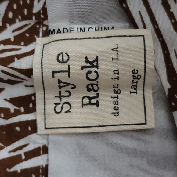 Wide Legs Palm Shorts Size Large - Picture 6 of 6